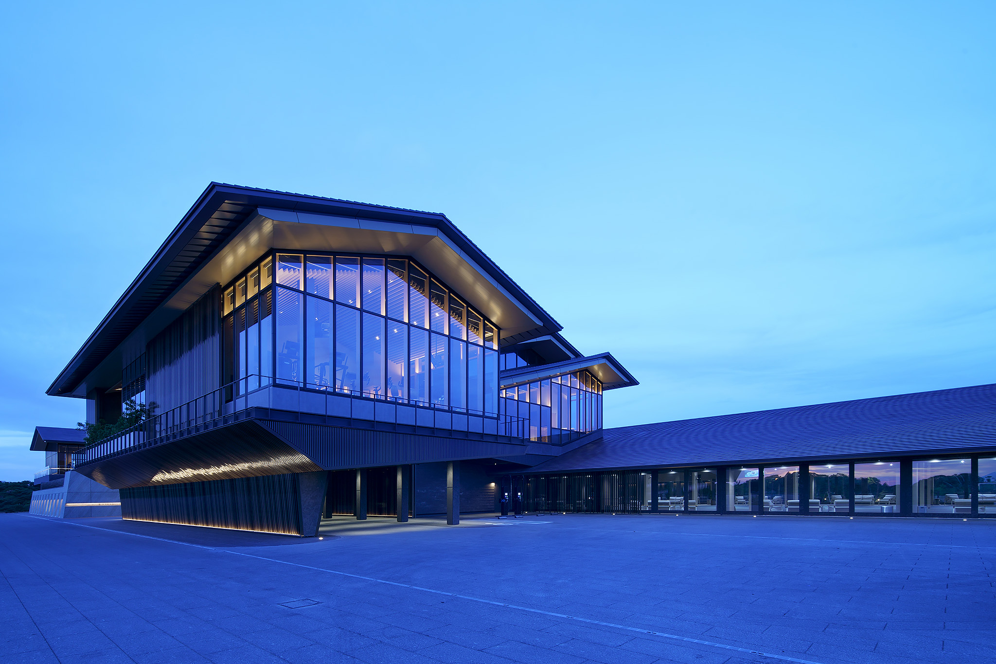 須郷様(カレッジ) THE MAGARIGAWA CLUB / CLUBHOUSE | Ripple design